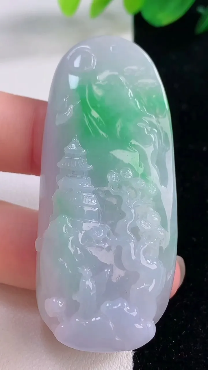 天然A货翡翠山水牌吊坠，尺寸61.5-27.7-13，重量:39.86g
12月2日