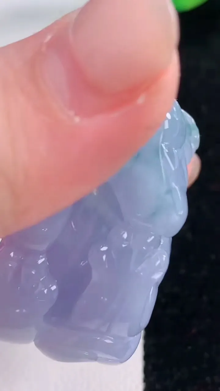 天然A货翡翠紫罗兰貔貅吊坠，尺寸42.4-23-22.2，重量:46.95g
12月2日