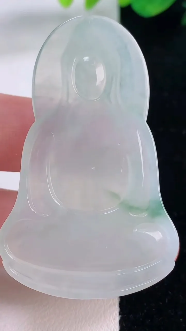 天然A货翡翠素衣观音吊坠，尺寸55-35.4-5.2，重量:17.83g
12月2日