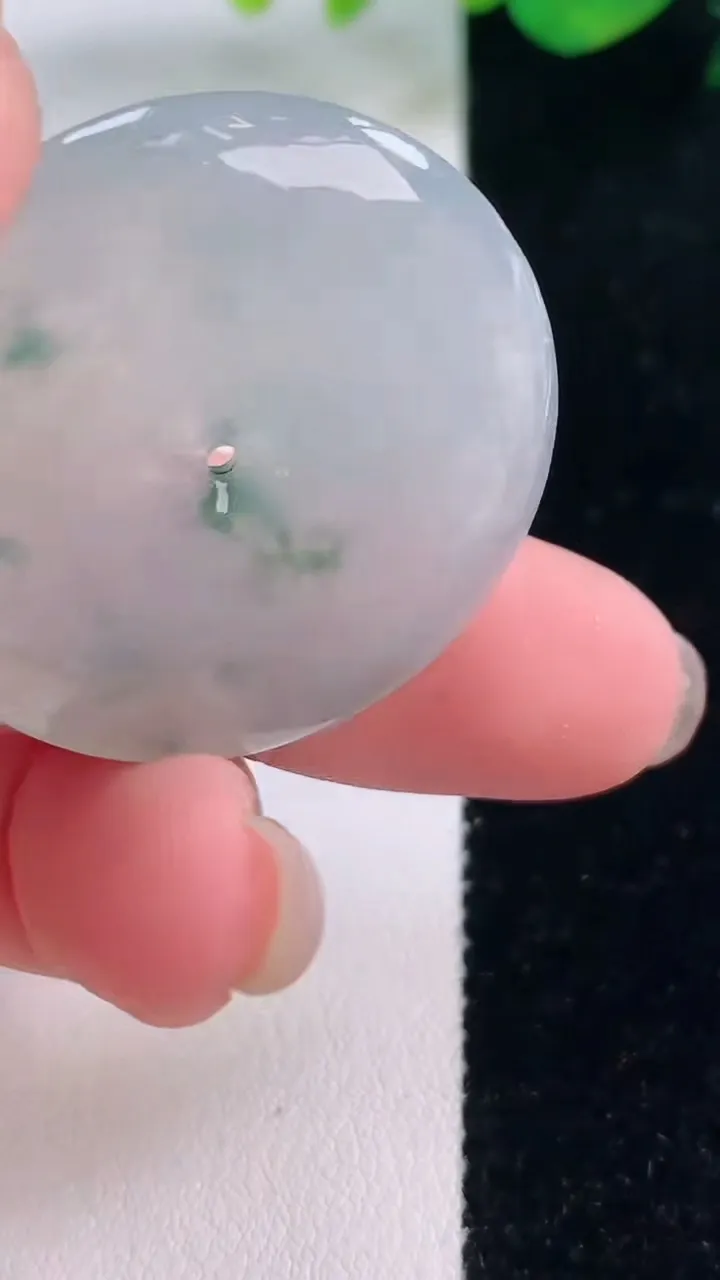 天然A货翡翠种飘花平安扣吊坠，尺寸33.4-5.7，重量:14.30g
12月2日