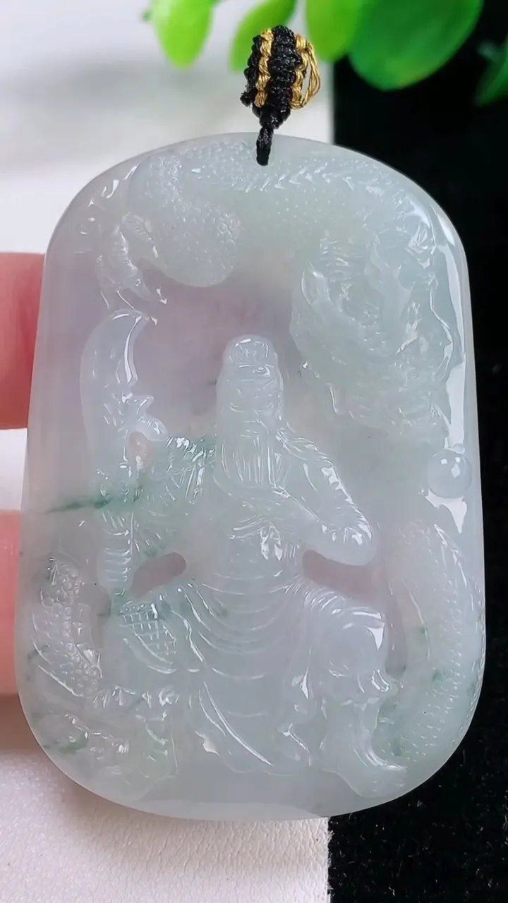 天然A货翡翠冰种飘花祥龙关公吊坠，尺寸58-39.3-5，重量:24.77g
12月2日