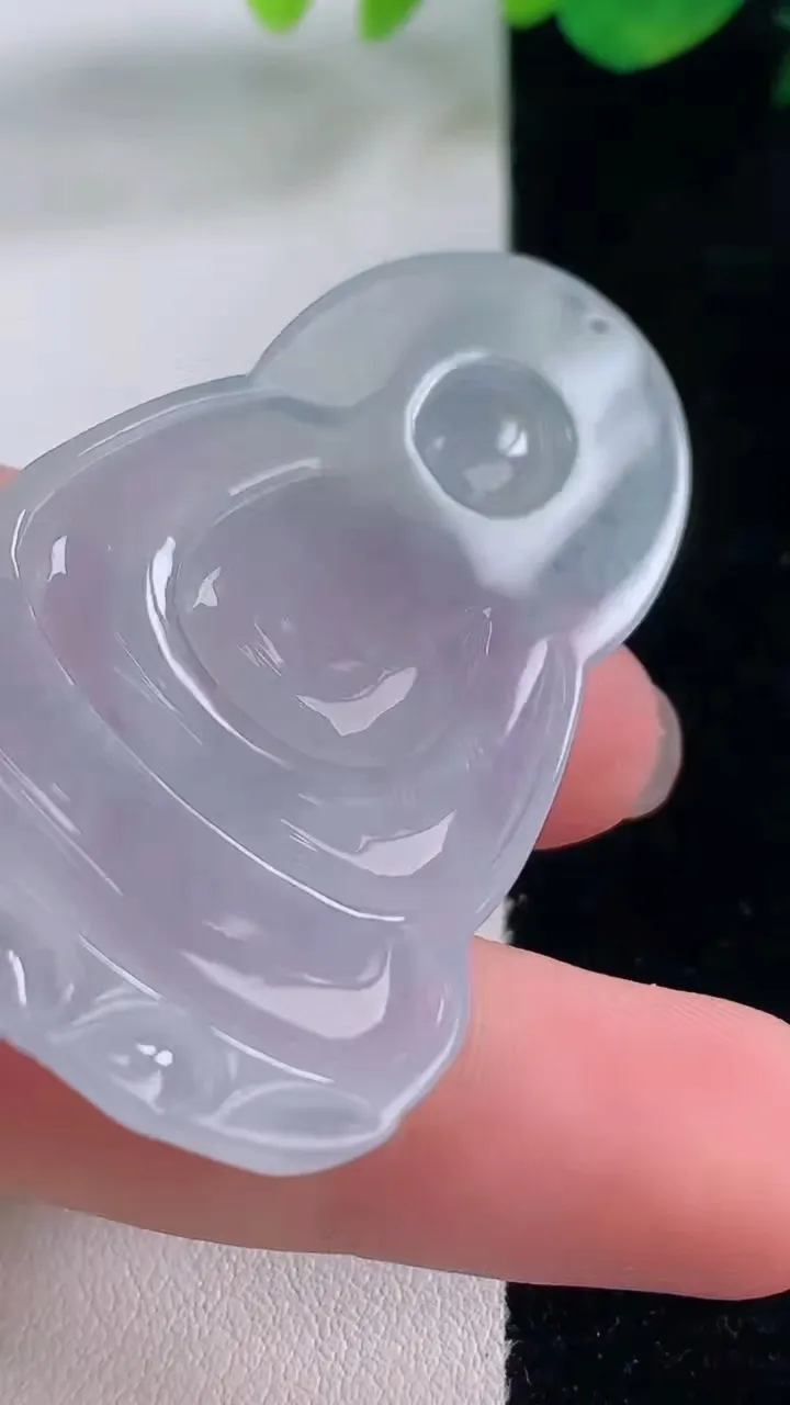 天然A货翡翠冰种紫罗兰观音菩萨吊坠，尺寸53.5-34.7-5.6，重量:18.66g
12月2日