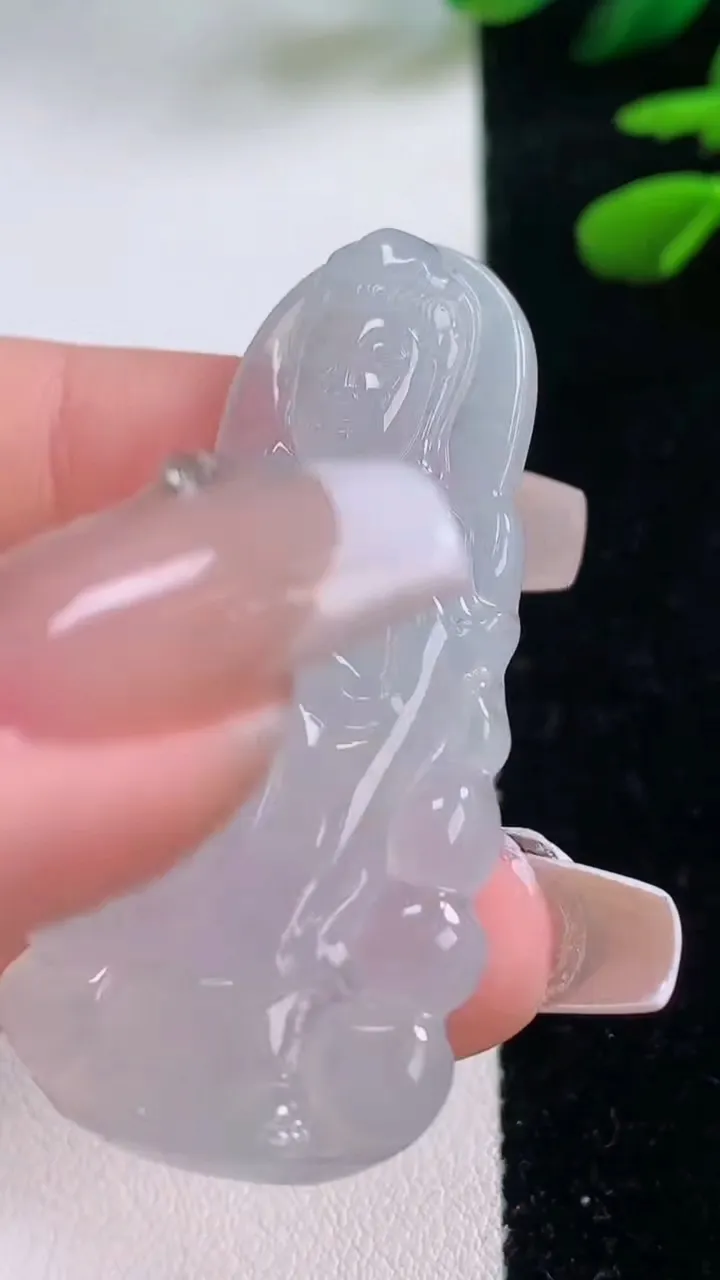 天然A货翡翠观音菩萨吊坠，尺寸49.4-23.5-5.7，重量:12.64g
12月2日