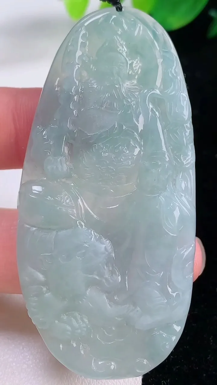 天然A货翡翠普贤菩萨吊坠，尺寸66.5-31.3-4.5，重量:24.00g
12月2日