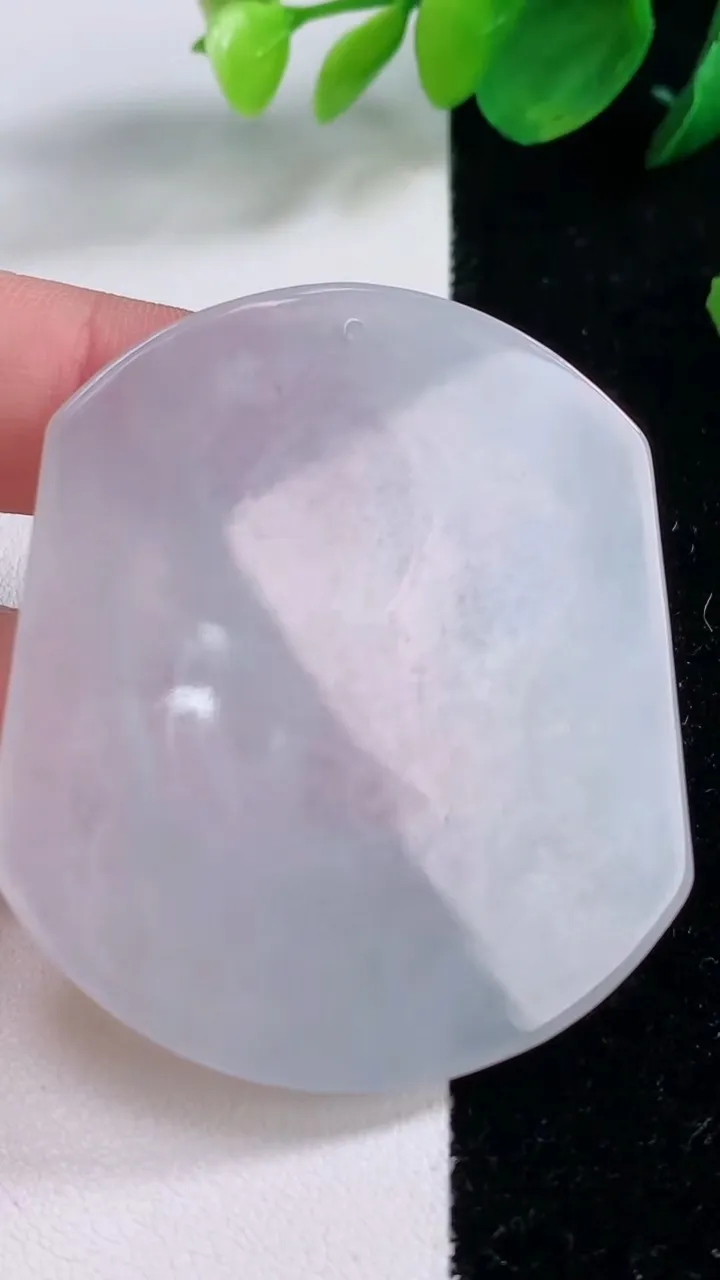 天然A货翡翠文殊菩萨吊坠，尺寸53.2-46.8-5.3，重量:28.04g
12月2日