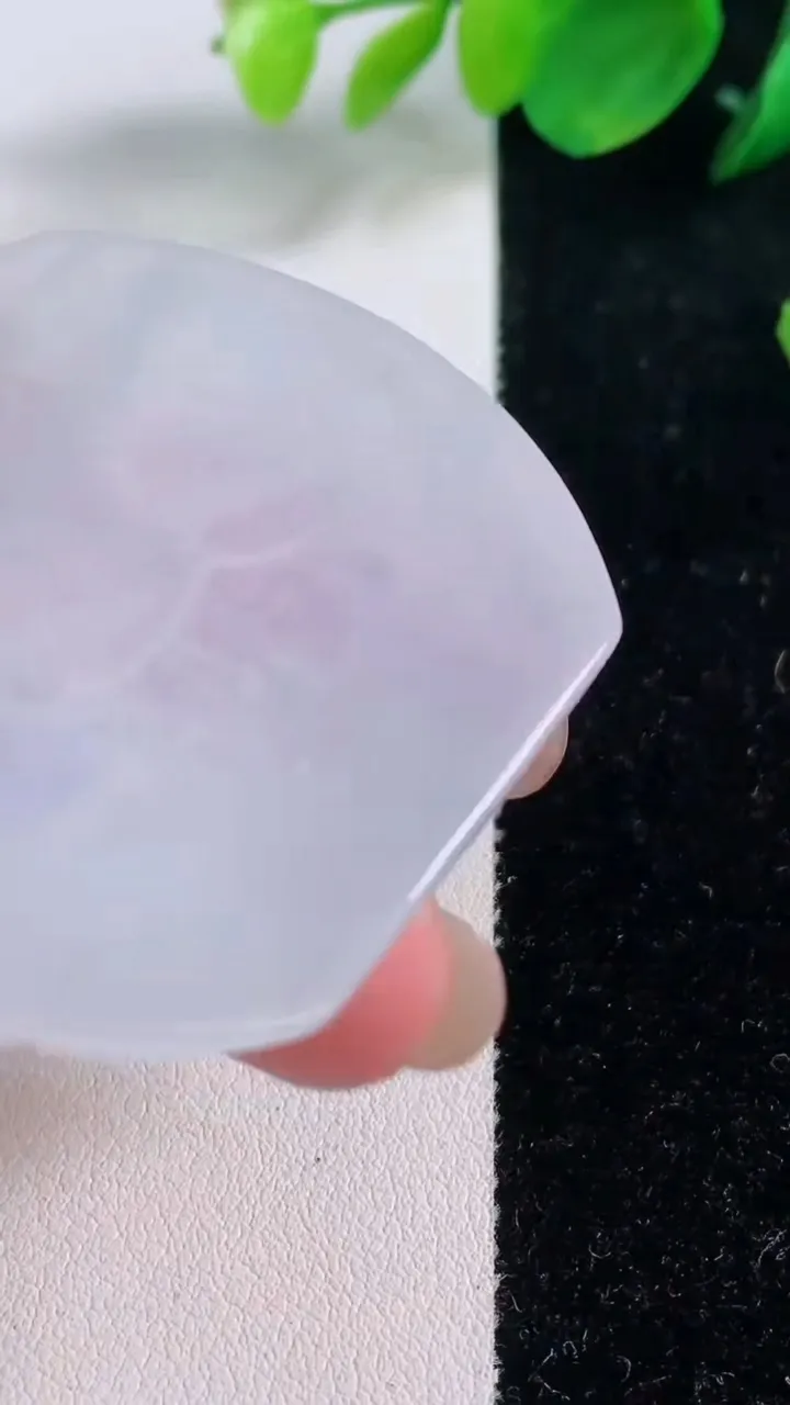 天然A货翡翠文殊菩萨吊坠，尺寸53.2-46.8-5.3，重量:28.04g
12月2日