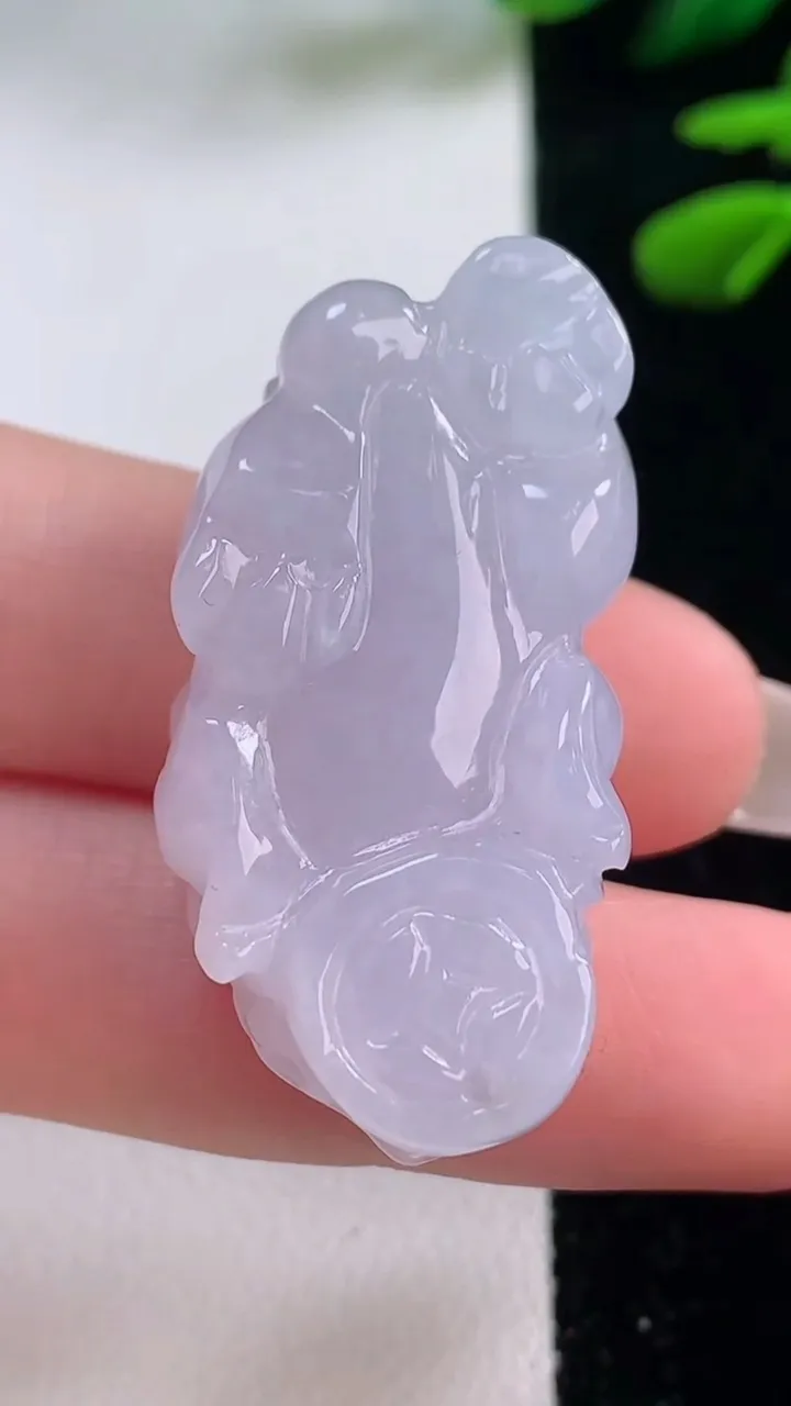 天然A货翡翠貔貅吊坠，尺寸38.4-19.3-12，重量:19.39g
12月2日