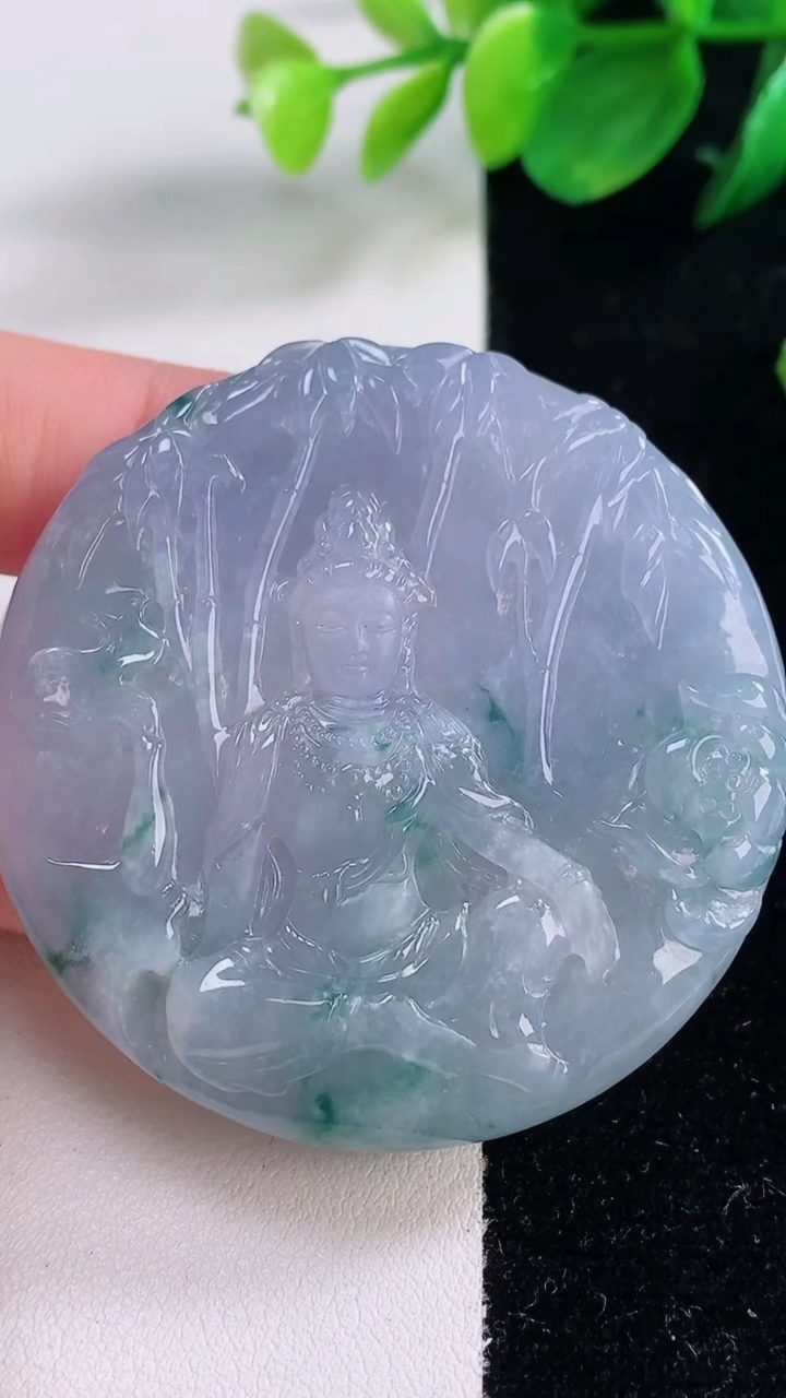 天然A货翡翠紫罗兰观音菩萨吊坠，尺寸52.2-9.3，重量:57.08g
12月2日