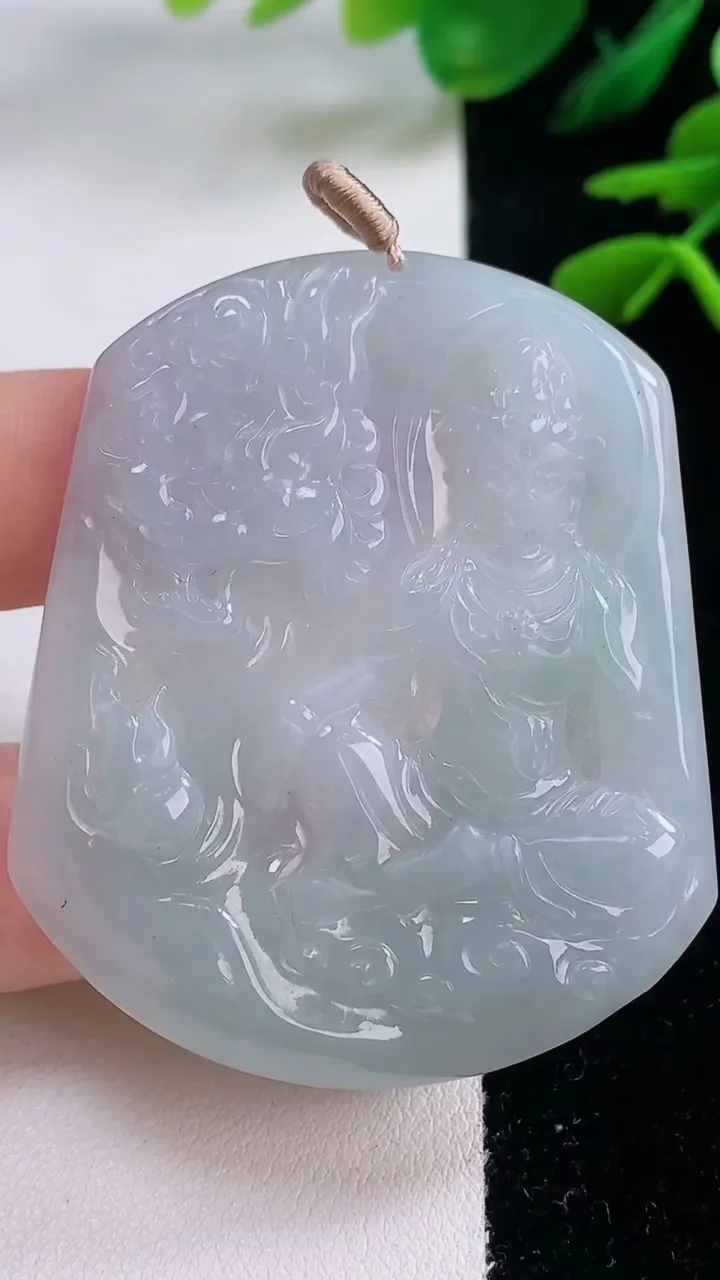 天然A货翡翠文殊菩萨吊坠，尺寸53.6-45-4.7，重量:26.75g
12月2日