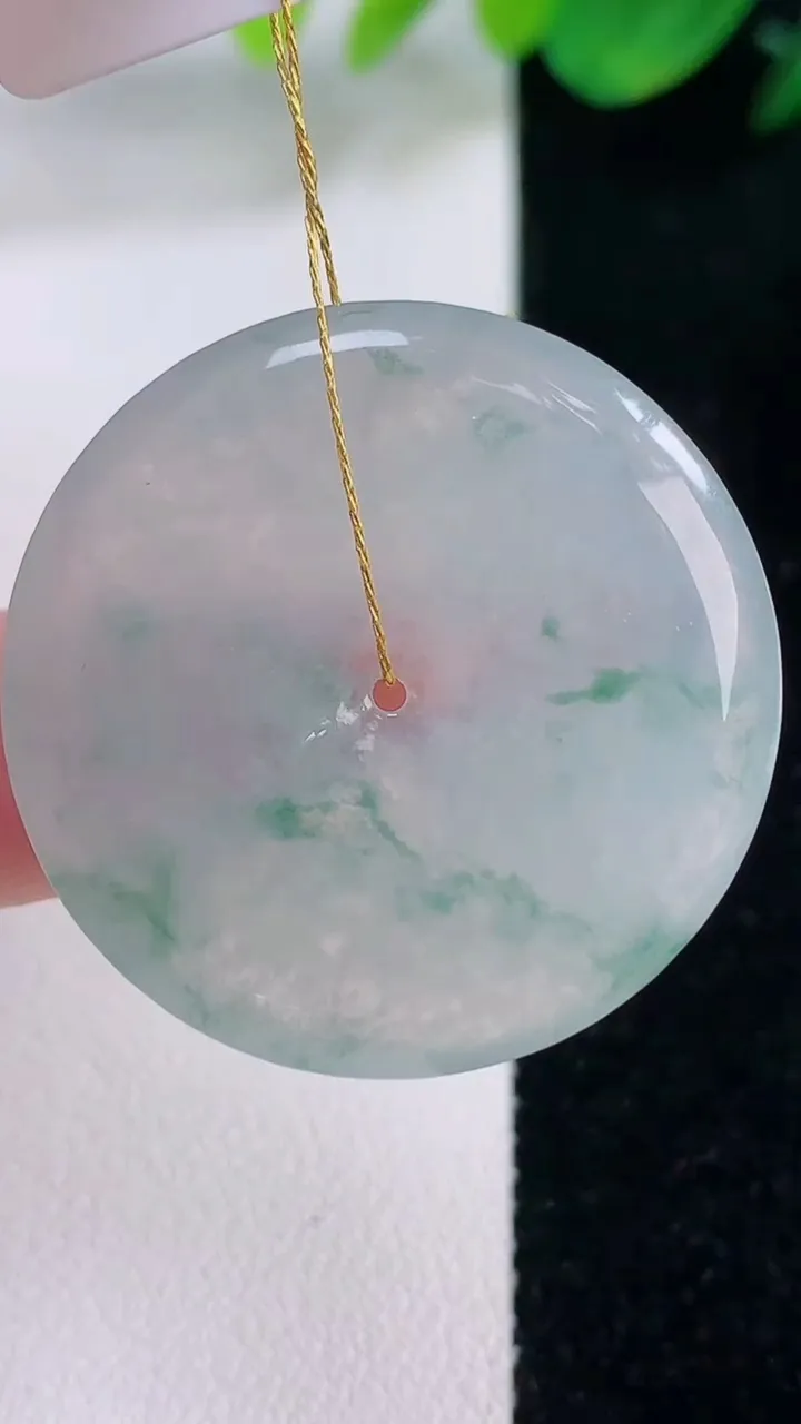 天然A货翡翠冰种飘花平安扣吊坠，尺寸32-5，重量:11.12g
12月2日