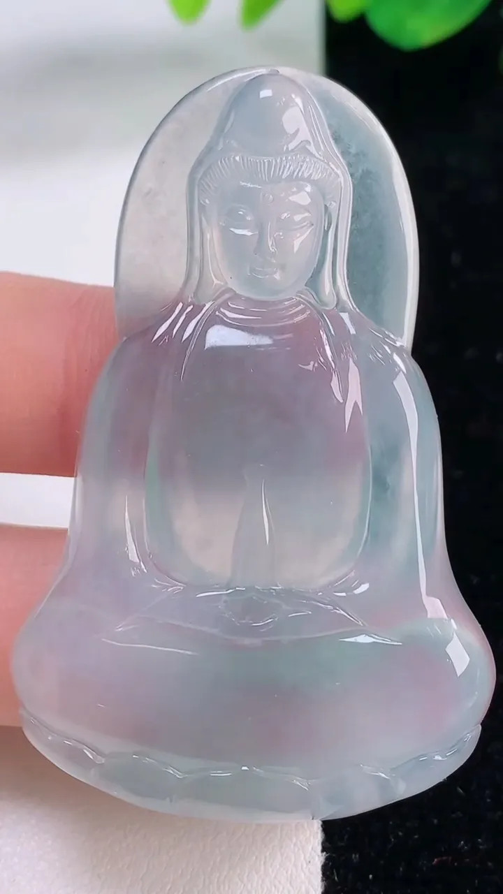 天然A货翡翠种飘花素衣观音吊坠，尺寸56.5-36.6-5.5，重量:19.40g
12月2日