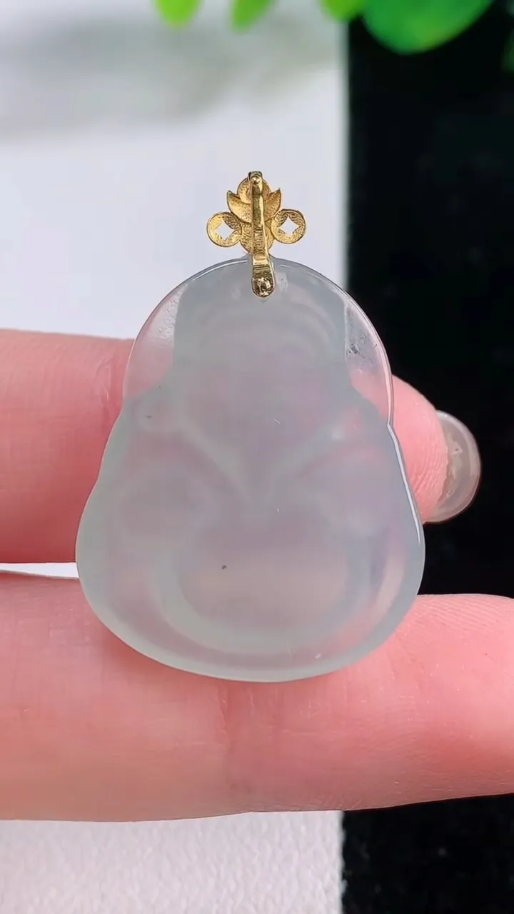 天然A货翡翠种白冰财神爷吊坠，尺寸27.5-21.7-4.9，重量:5.42g
12月2日