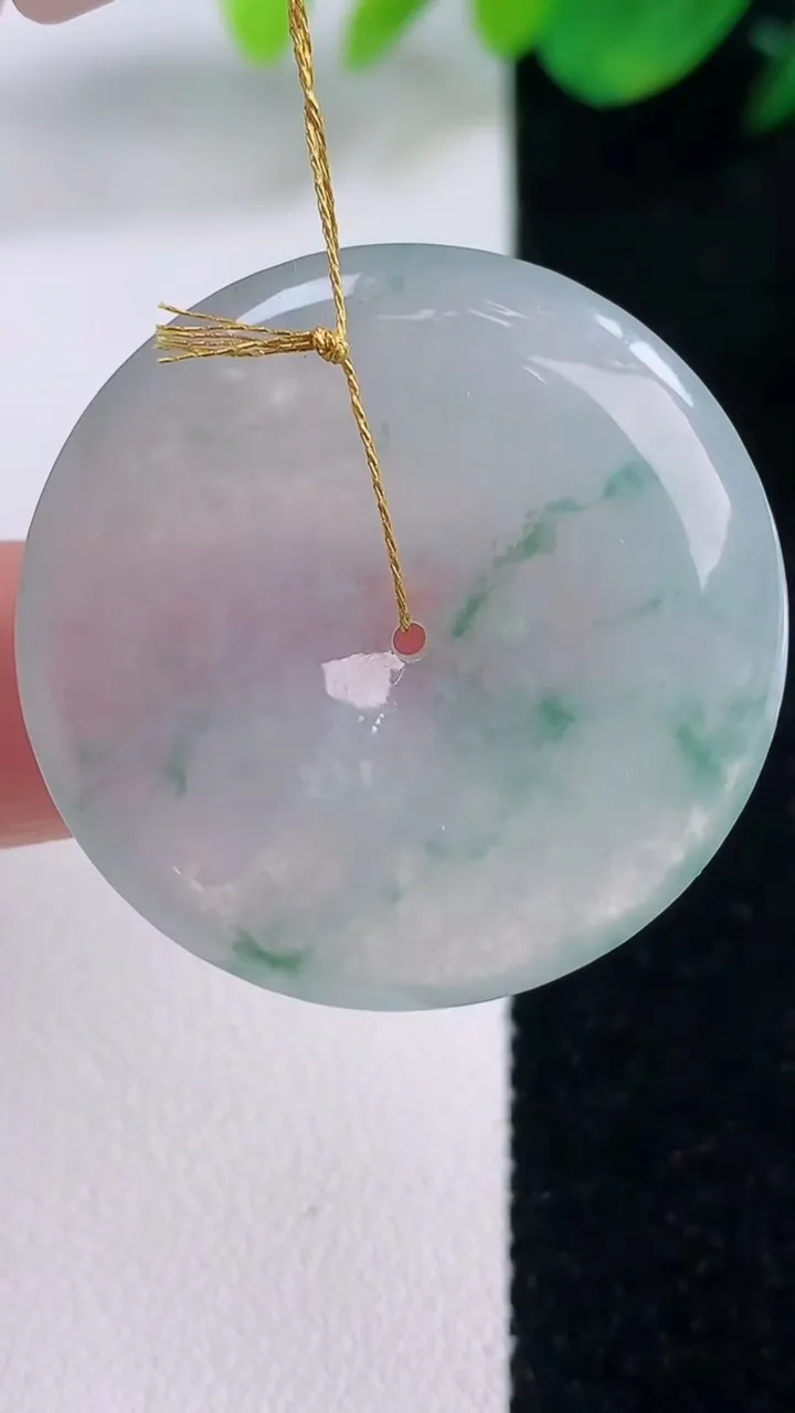 天然A货翡翠冰种飘花平安扣吊坠，尺寸32-5，重量:11.12g
12月2日