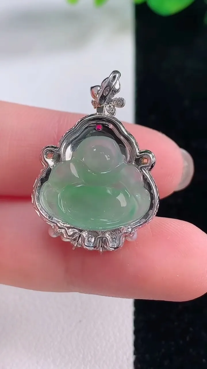 天然A货翡翠佛公吊坠，尺寸28.3-20-8.5
12月2日