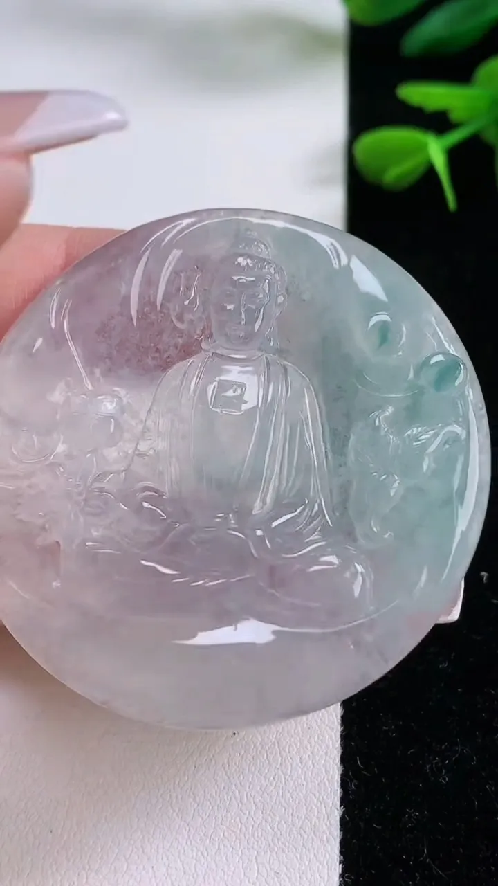 天然A货翡翠冰种飘花大日如来吊坠，尺寸49-4.8，重:23.34g
12月2日