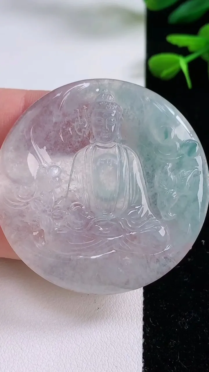 天然A货翡翠冰种飘花大日如来吊坠，尺寸49-4.8，重:23.34g
12月2日
