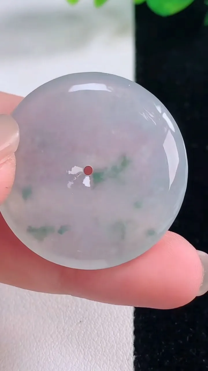 天然A货翡翠种飘花平安扣吊坠，尺寸33.4-5.7，重量:14.30g
12月2日