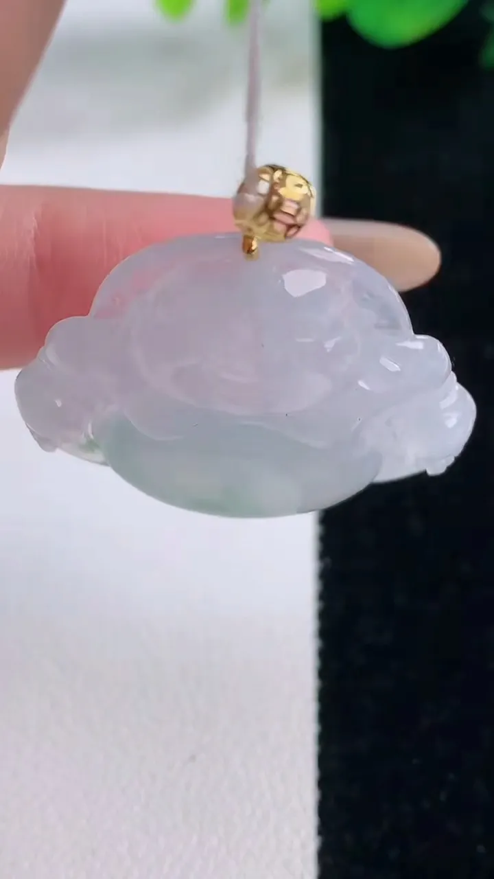 天然A货翡翠种飘花佛公吊坠，尺寸30-32-5.4，重量:8.13g
12月2日