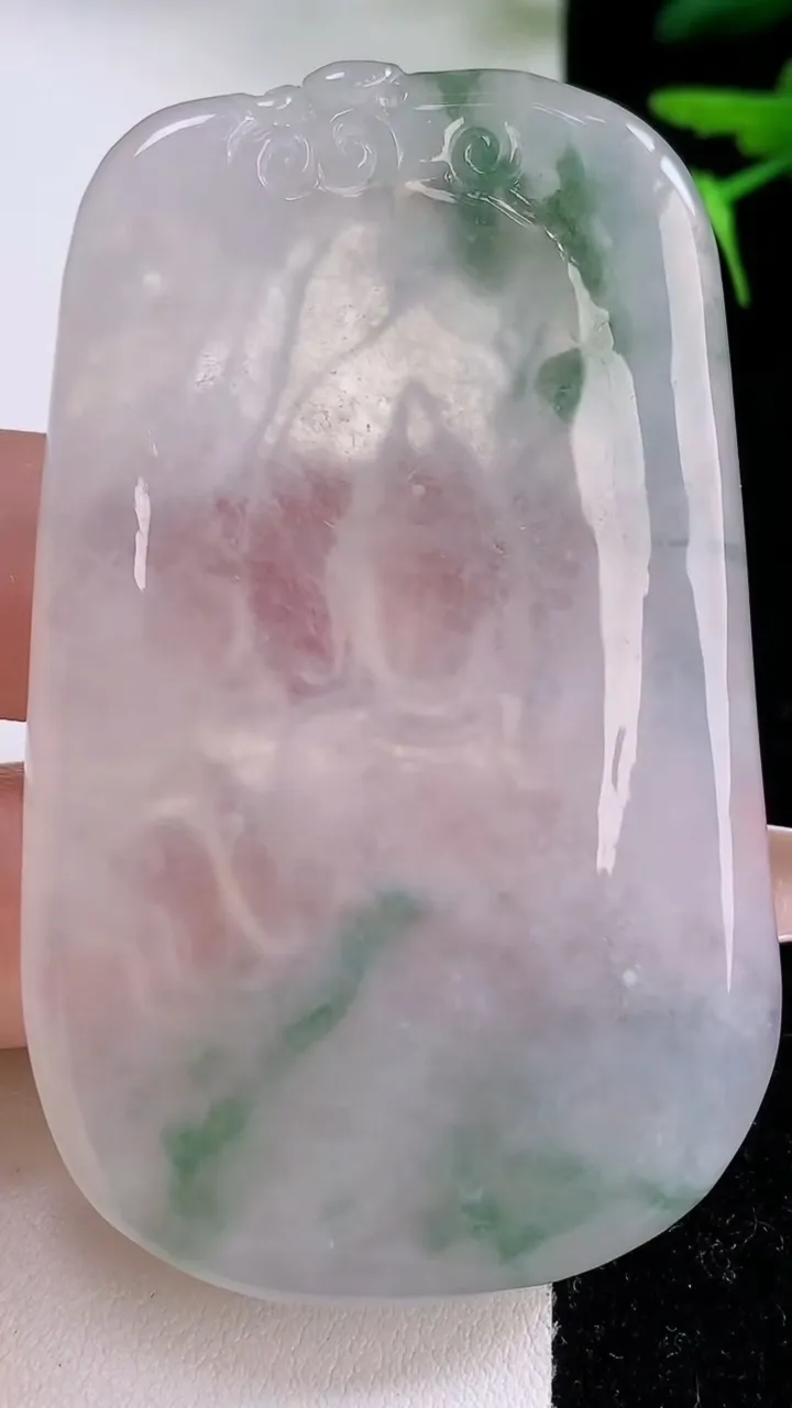 天然A货翡翠种飘花虚空藏菩萨吊坠，尺寸67-42-7，重:45.51g
12月2日