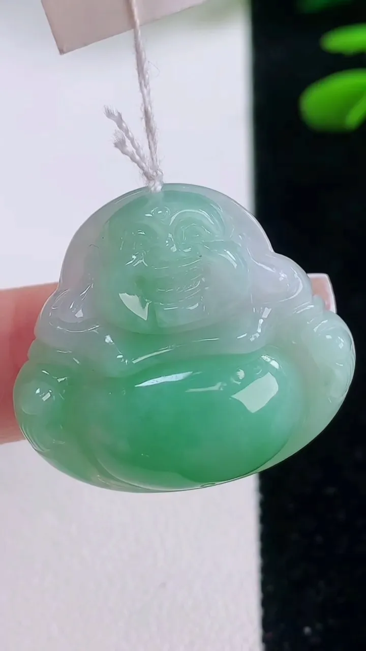 天然A货翡翠佛公吊坠，尺寸25.8-28.8-6.5，重量:7.17g
12月2日