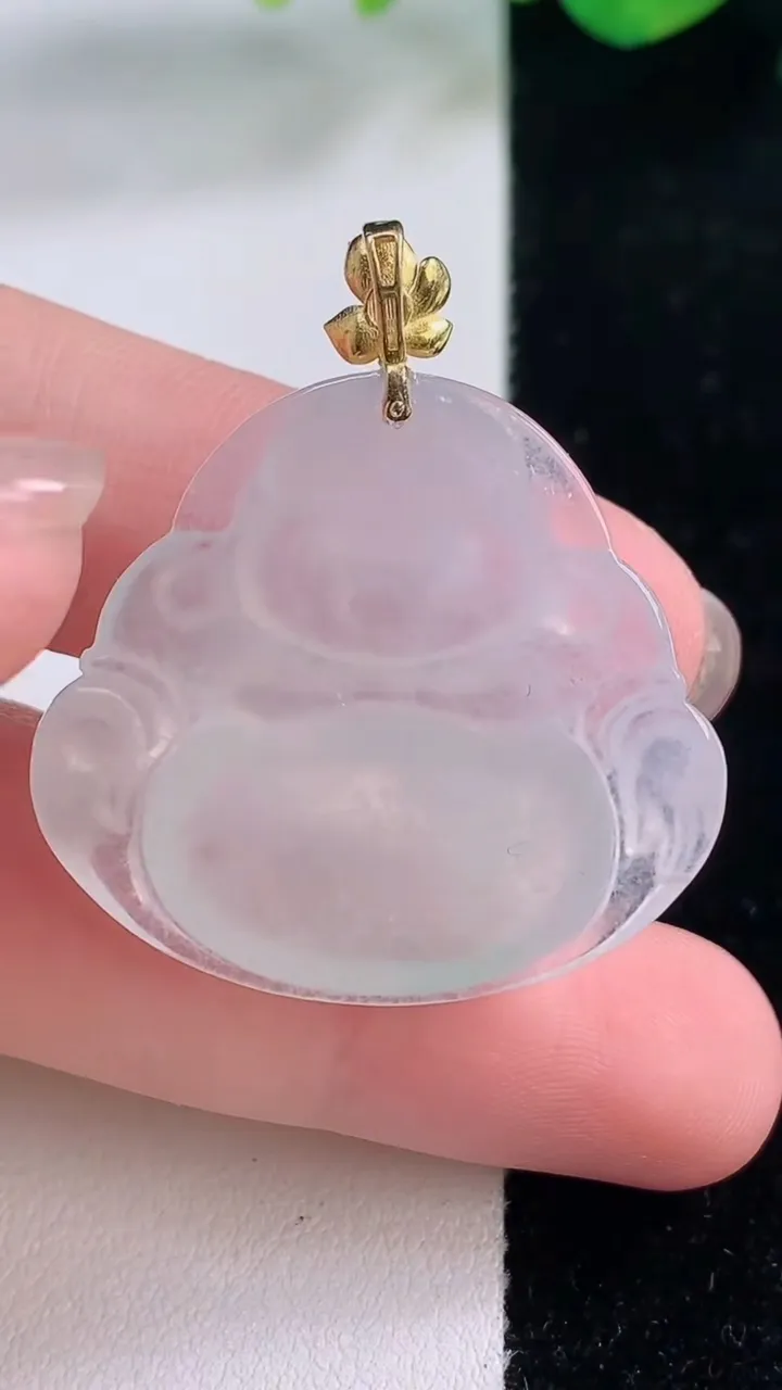 天然A货翡翠种白冰佛公吊坠，尺寸29.8-32.4-5.5，重量:8.85g
12月2日