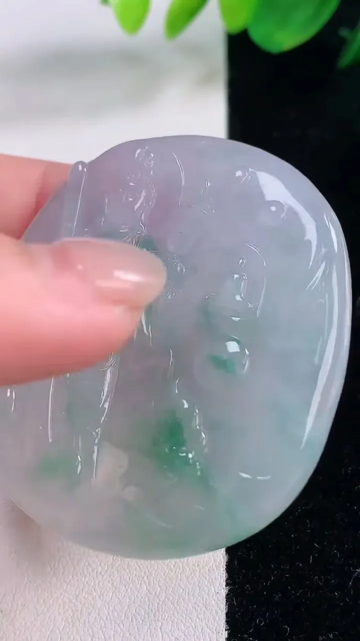 天然A货翡翠种飘花文殊菩萨吊坠，尺寸51.3-45.2-5.4，重量:27.34g
12月2日