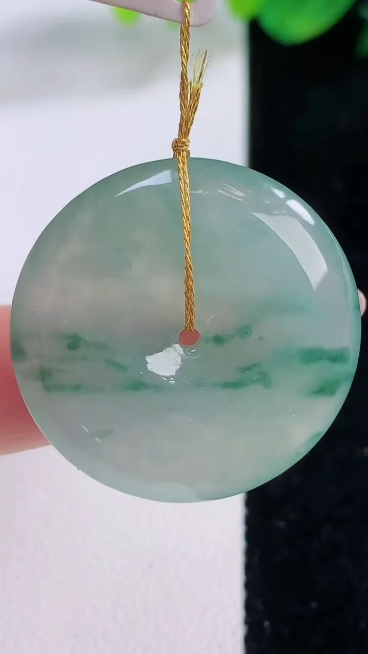 天然A货翡翠冰种飘花平安扣吊坠，尺寸29-5.4，重量:10.76g
12月2日