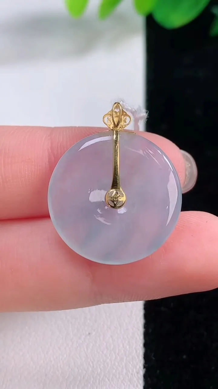 天然A货翡翠种紫罗兰平安扣吊坠，尺寸21.4-3.4，重量:4.11g
12月2日