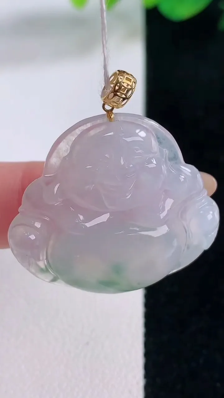 天然A货翡翠种飘花佛公吊坠，尺寸30-32-5.4，重量:8.13g
12月2日