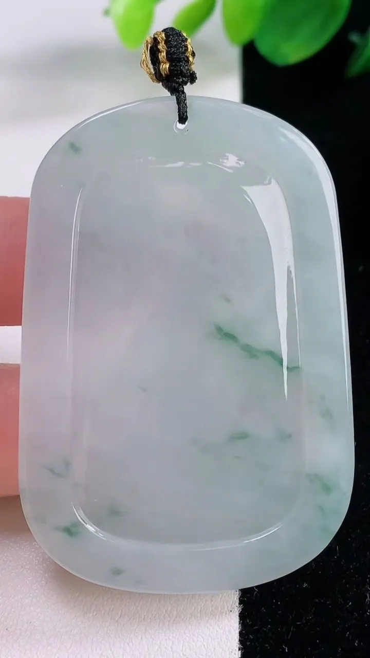 天然A货翡翠冰种飘花祥龙关公吊坠，尺寸58-39.3-5，重量:24.77g
12月2日