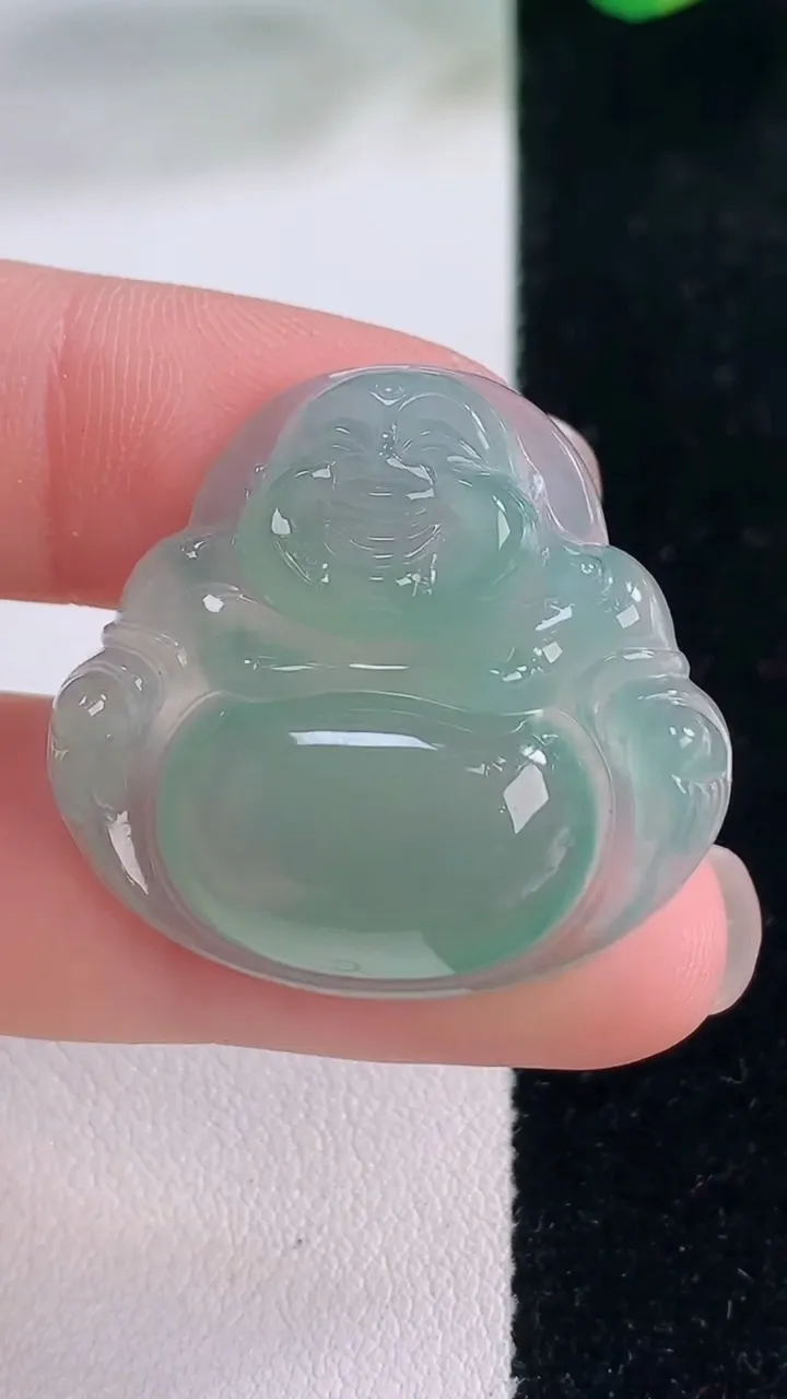 天然A货翡翠佛公吊坠，尺寸28-30.2-6.5，重量:8.57g
12月2日