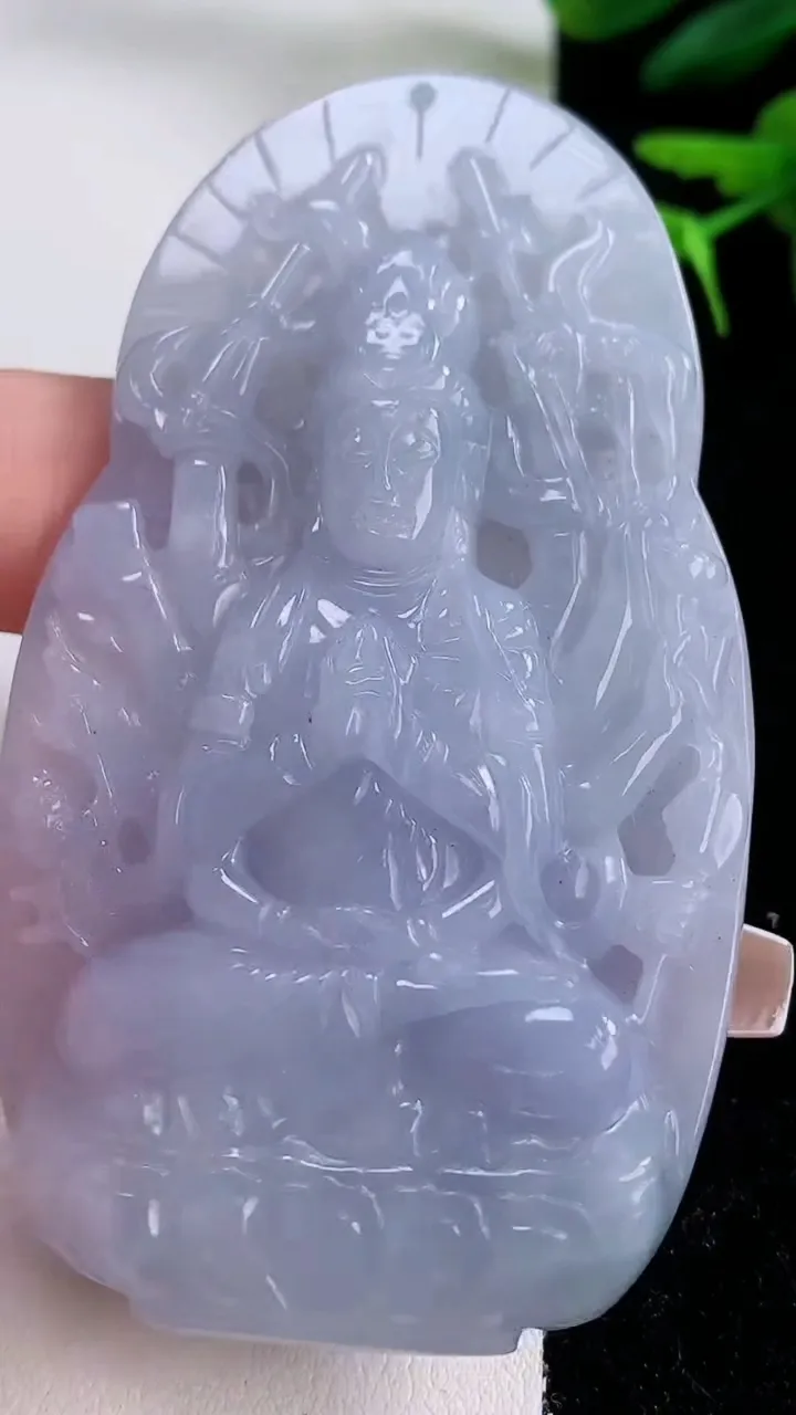 天然A货翡翠紫罗兰千手观音吊坠，尺寸78-45-9，重:50.06g
12月2日