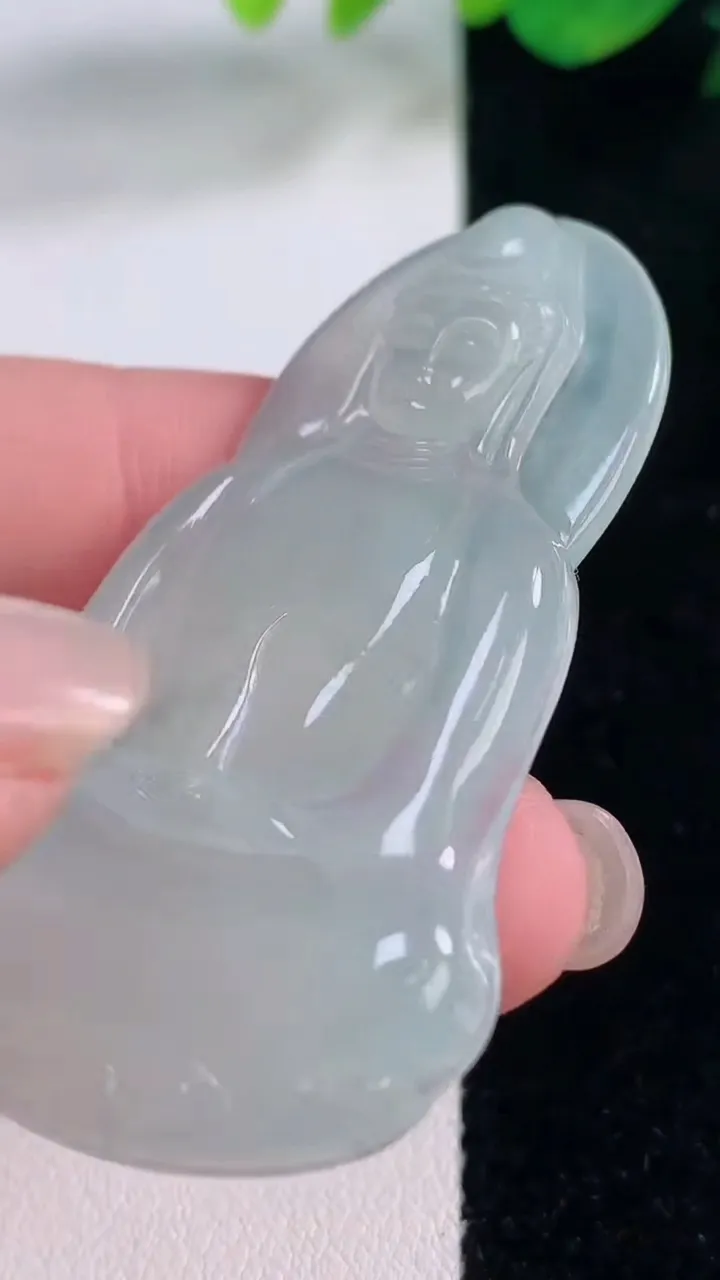 天然A货翡翠素衣观音吊坠，尺寸55-35.4-5.2，重量:17.83g
12月2日