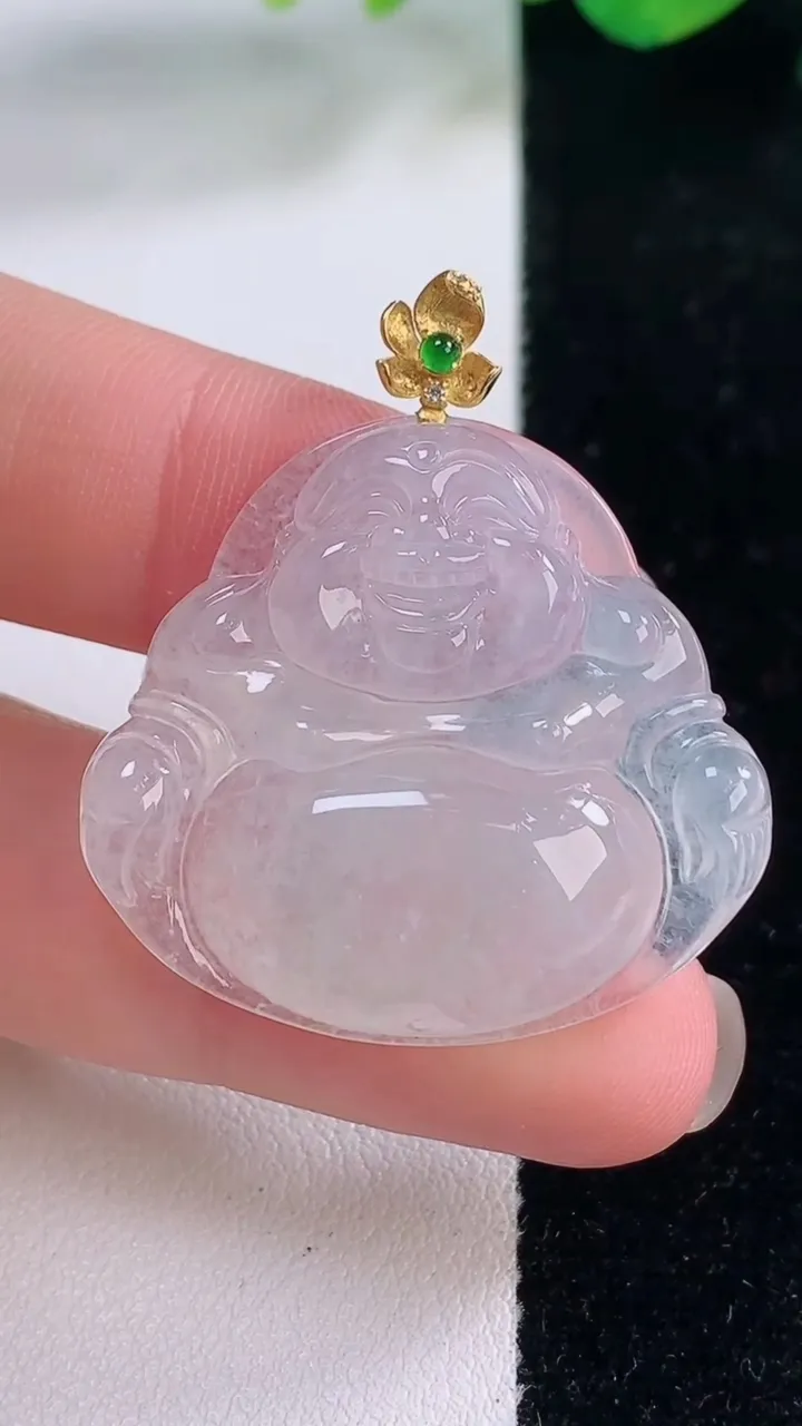 天然A货翡翠种白冰佛公吊坠，尺寸29.8-32.4-5.5，重量:8.85g
12月2日