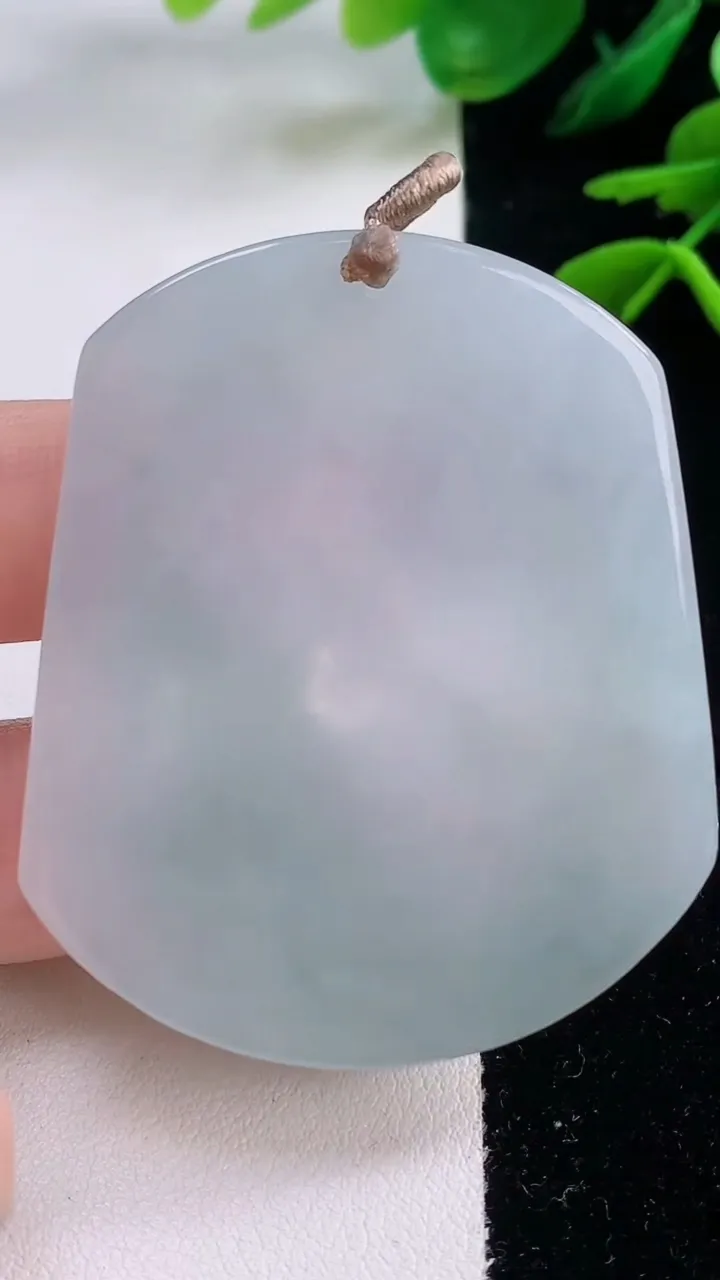 天然A货翡翠文殊菩萨吊坠，尺寸53.6-45-4.7，重量:26.75g
12月2日