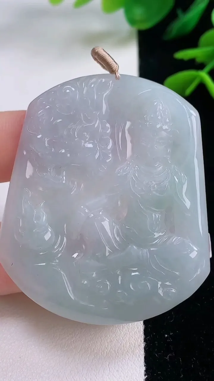 天然A货翡翠文殊菩萨吊坠，尺寸53.6-45-4.7，重量:26.75g
12月2日