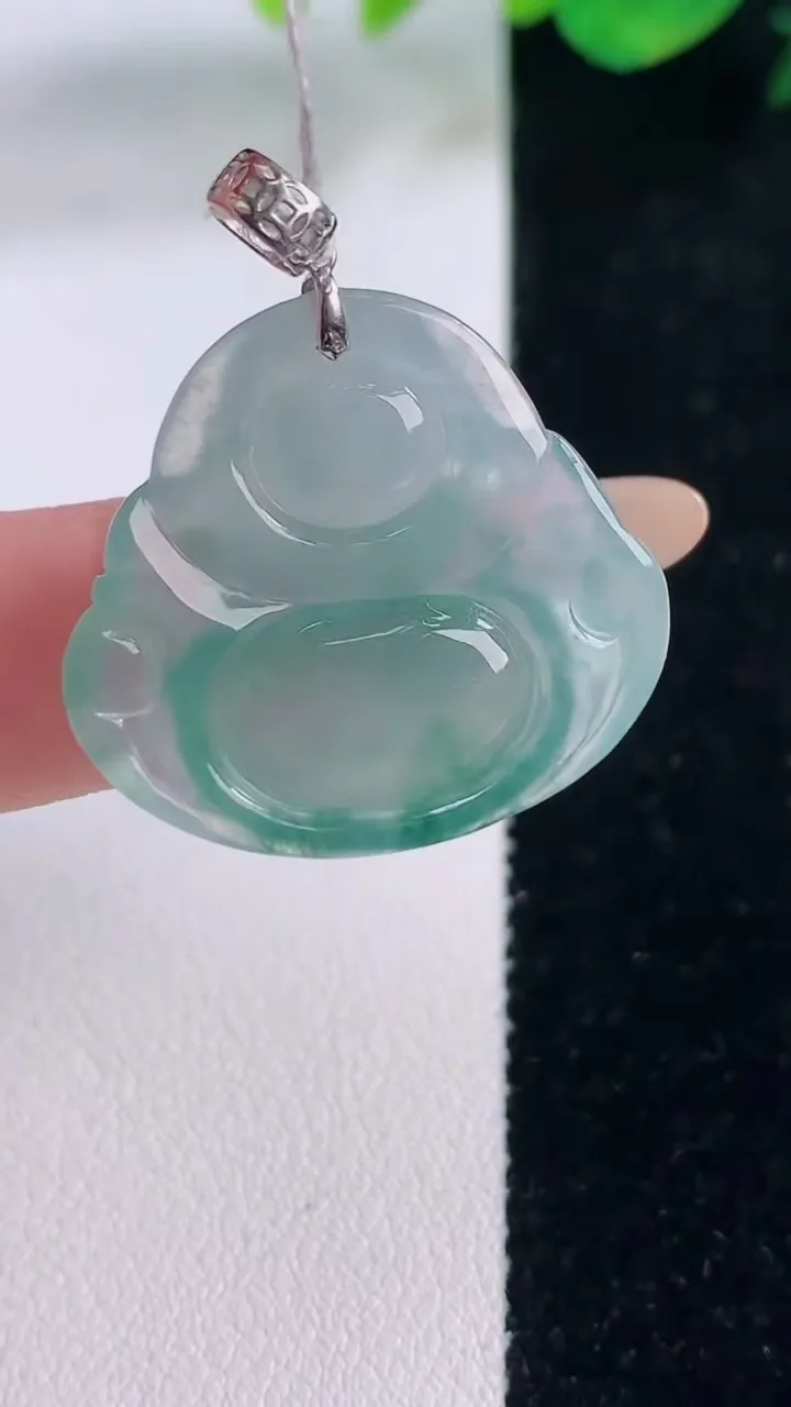 天然A货翡翠种飘花佛公吊坠，尺寸24.3-26.6-5.9，重量:6.10g
12月2日