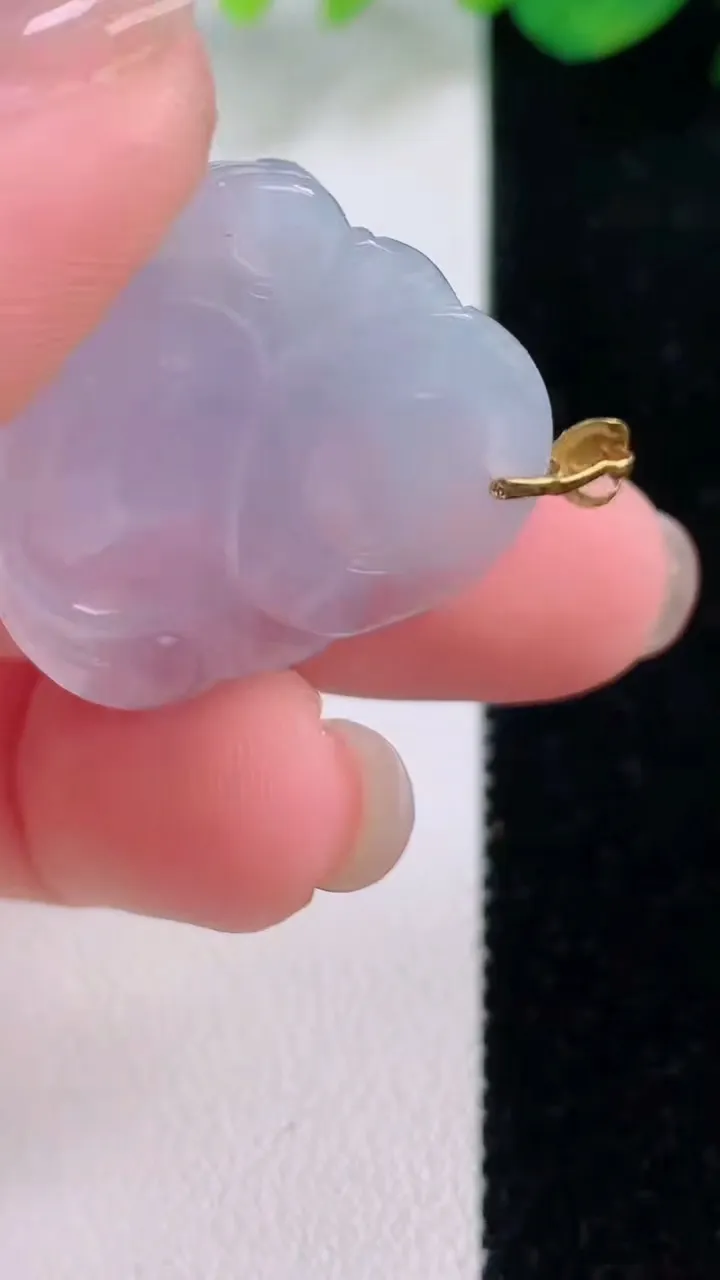 天然A货翡翠18K金紫罗兰佛公吊坠，尺寸26-29-5.9，重量:6.79g
12月2日