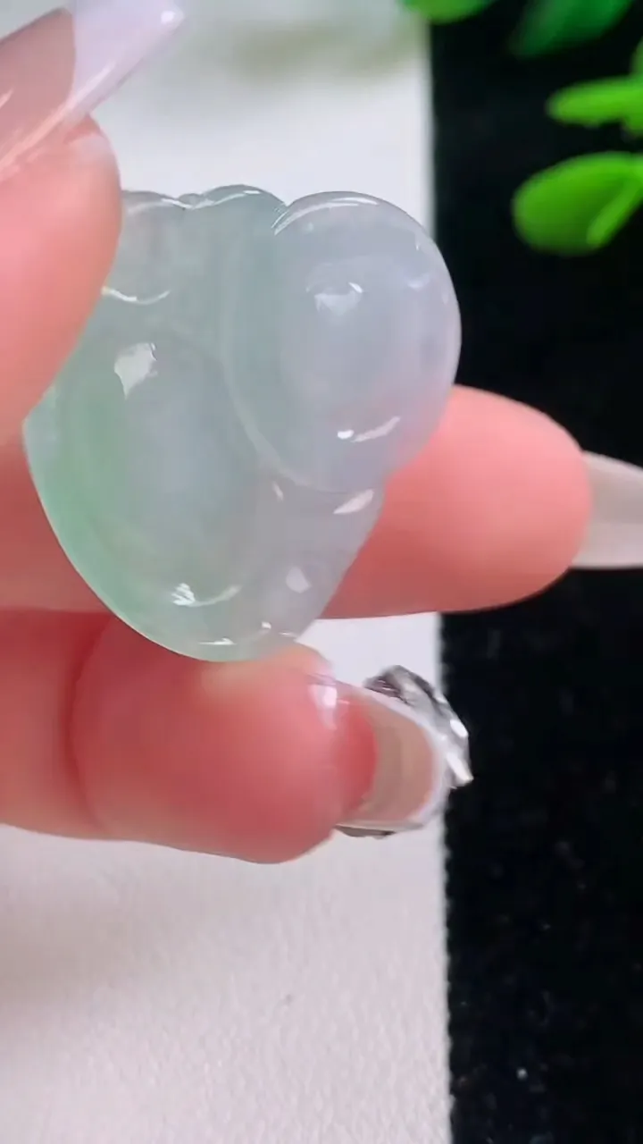 天然A货翡翠佛公吊坠，尺寸26.4-28.5-7.7，重量:8.07g
12月2日