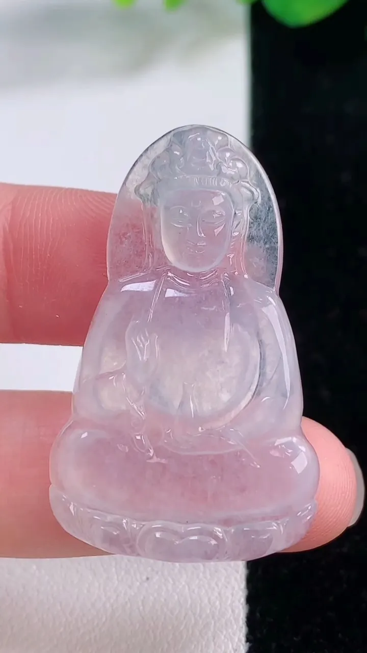 天然A货翡翠观音菩萨吊坠，尺寸40-24.8-3.8，重量:7.10g
12月2日