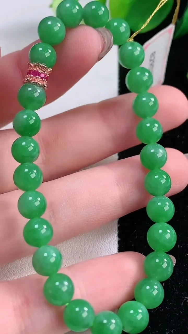 天然A货翡翠圆珠手串，尺寸6.4-26颗，重量:14.31g12月2日
工厂直销收藏佳品,种好水足，