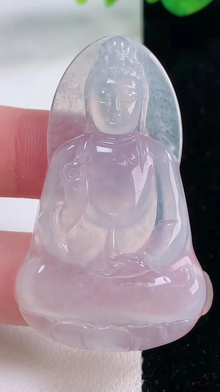 天然A货翡翠种白冰素衣观音吊坠，尺寸51.3-31.3-5.5，重量:15.32g
12月2日