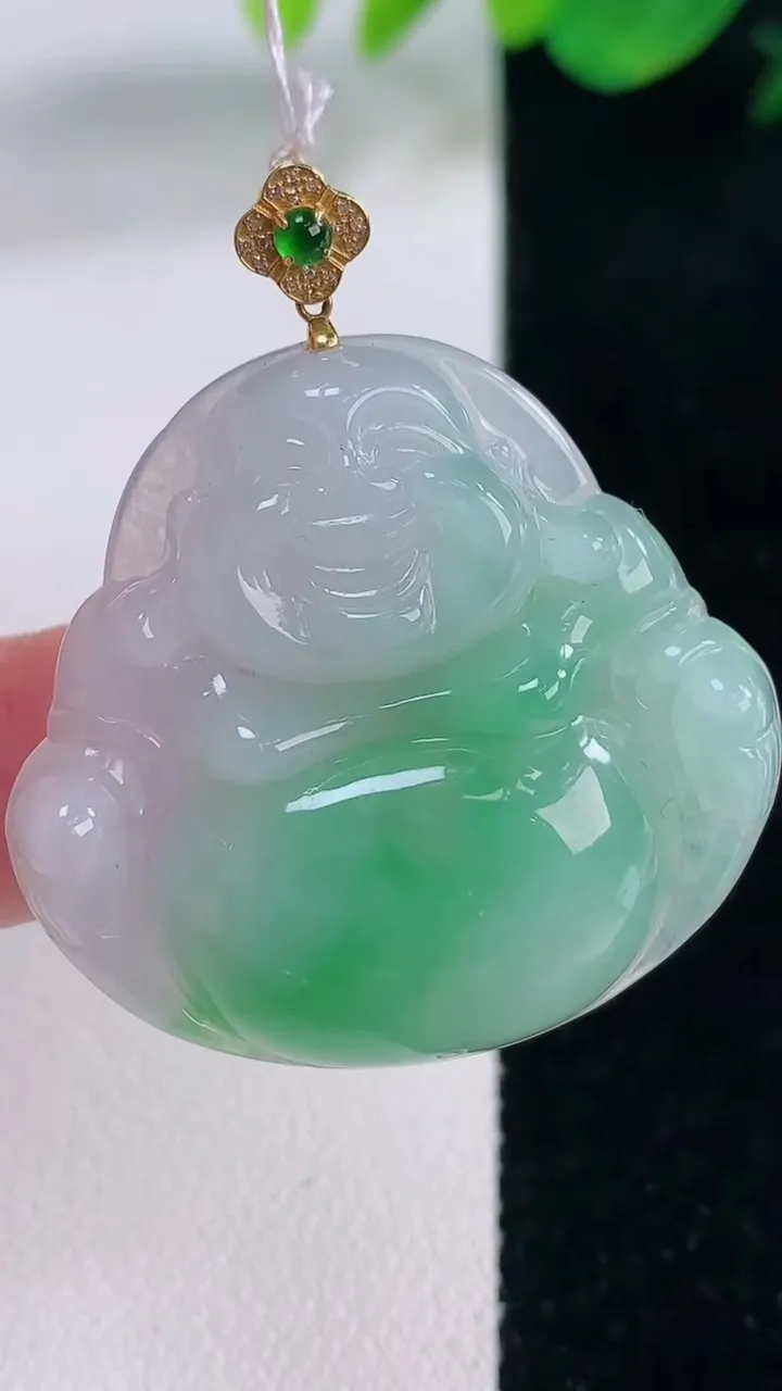 天然A货翡翠佛公吊坠，尺寸32.6-34.5-6.7，重量:11.74g
12月2日