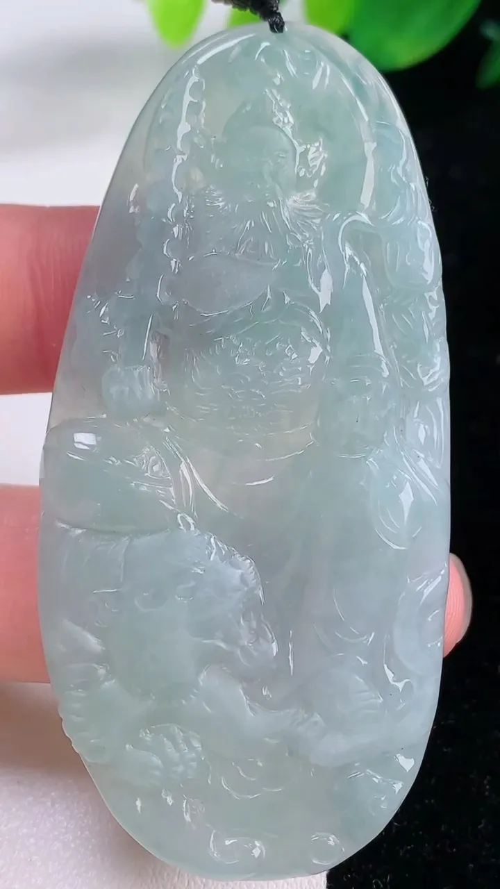 天然A货翡翠普贤菩萨吊坠，尺寸66.5-31.3-4.5，重量:24.00g
12月2日