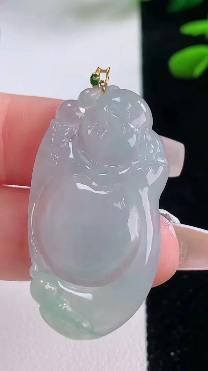 天然A货翡翠布袋佛吊坠，尺寸39.6-20.8-4.5，重量:6.71g
12月2日
