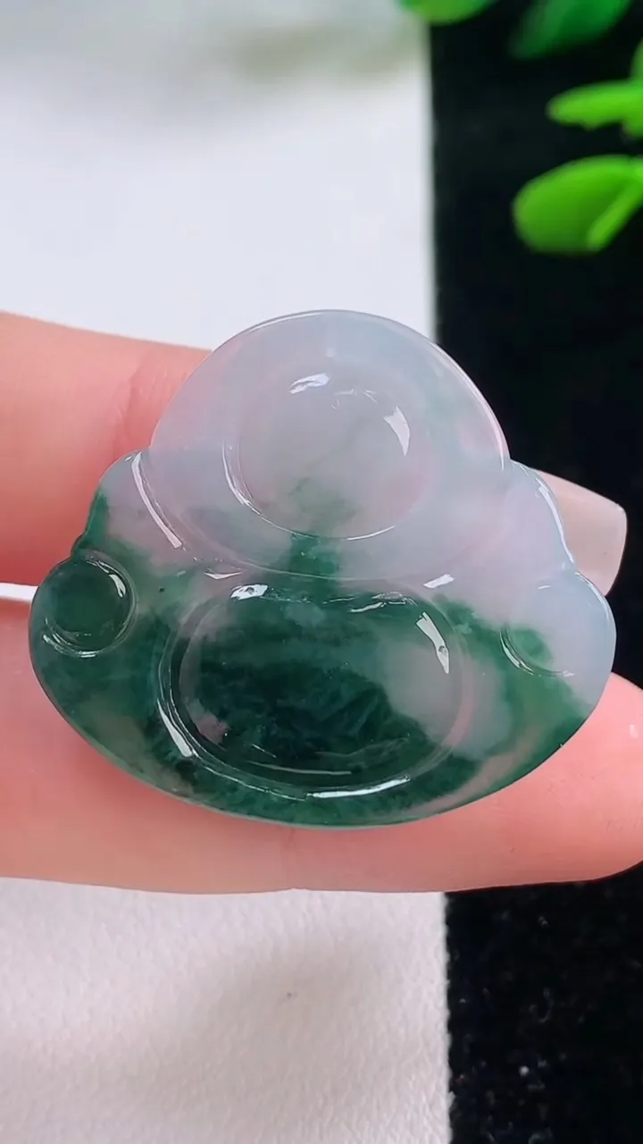 天然A货翡翠冰种飘花佛公吊坠，尺寸28.5-32.2-5.7，重量:7.61g
12月2日