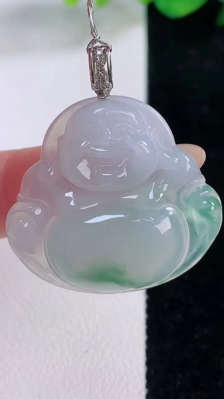 天然A货翡翠种飘花佛公吊坠，尺寸29.6-31.2-5.5，重量:8.20g
12月2日