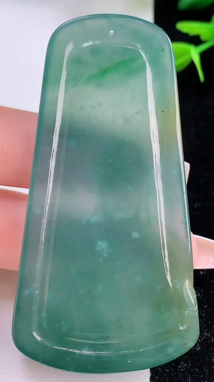 天然A货翡翠双彩阿弥陀佛吊坠，尺寸70.5-36.8-6，重:33.17g
12月2日