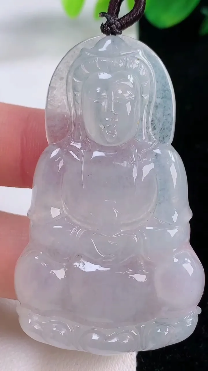 天然A货翡翠观音菩萨吊坠，尺寸57.2-34.6-5.6，重量:20.38g
12月2日