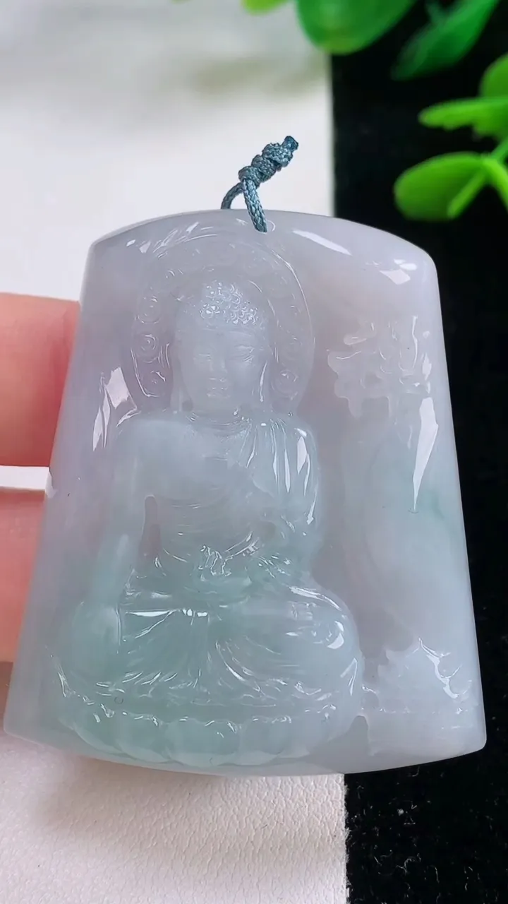 天然A货翡翠飘花阿弥陀佛吊坠，尺寸49.6-40.7-7，重量:29.77g
12月2日